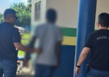 Mãe chama a polícia ao ser ameaçada de m0rte com um machado pelo filho no Amazonas