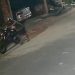 Vídeo de alerta: câmera grava bandidos furtand0 moto em Manaus