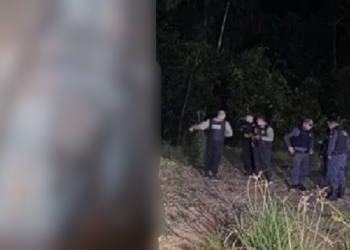 Vídeo: Homem é encontrado def0rmad0 de tanta p0rr@da em área de mata em Tefé