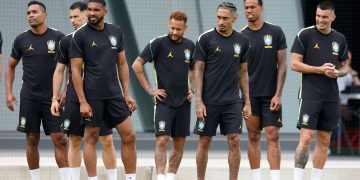 Desacreditado e sem Neymar, Brasil tenta provar contra o Haiti que ainda sabe jogar bola