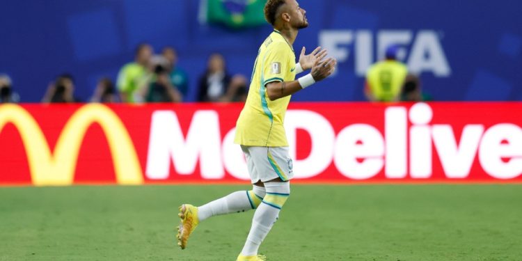 Prefeitura de Manaus e Governo do Amazonas decretam ponto facultativo por jogo da seleção