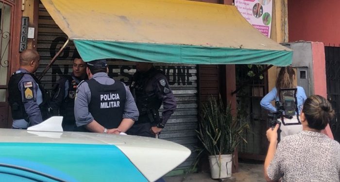 Tia encontra o sobrinho m0rt0 dentro do banheiro em quitinete na Zona Sul de Manaus