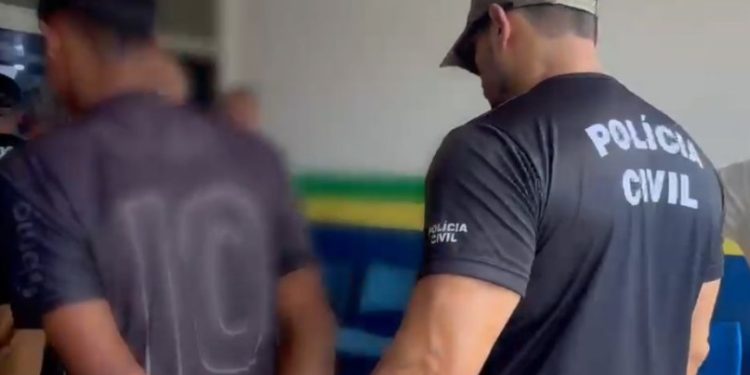 Homem de 20 anos é pres0 por tentar cometer abus0 de jovem de 14 anos em barco a caminho de Parintins