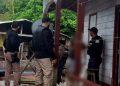 Mãe chega em casa, flagra marido e$tuprand0 a filha dela e enche ele de p0rrada no AM