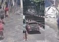 Vídeo: carro invade rua da Copa e artr0pela pelo menos quatro pessoas