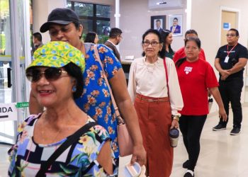 Visita de idosos à Câmara Municipal fortalece cidadania e aproxima população do Parlamento Municipal