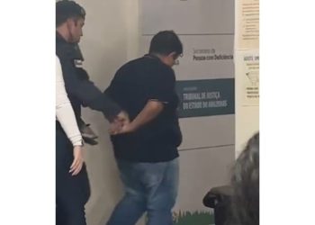 Dentro do banheiro, homem aborda menor e acaba preso por imp0rtunação s3xu4l no Shopping Millennium