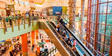 Vai ao shopping? Corpus Christi muda horário de funcionamento em Manaus