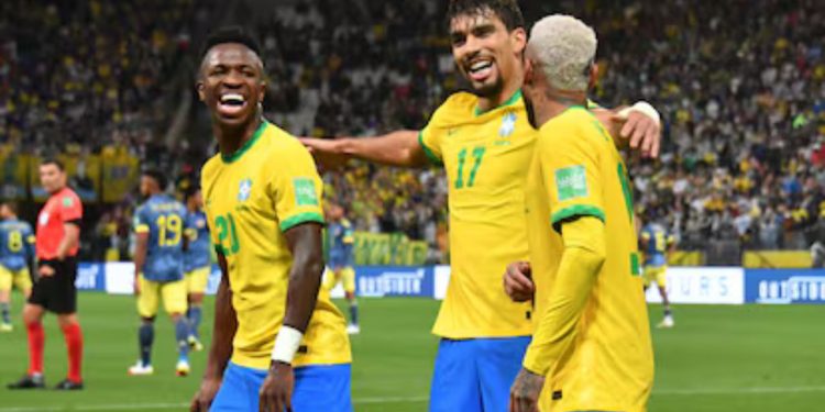 Prefeitura e Governo anunciam ponto facultativo para jogo do Brasil na Copa na segunda-feira