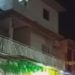 Ataque a tiros deixa casa crivada de balas na Compensa; veja o vídeo