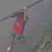 Vídeo: De tornozeleira eletrônica, homem é acusado de furtar TV de residência em Manaus