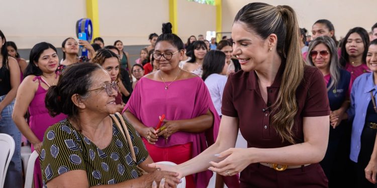 Primeira-dama Thaisa Cidade acompanha ações do Governo Presente em Itacoatiara