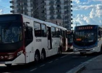 Justiça manda ônibus voltarem às ruas e aplica multa de R$ 120 mil por hora em caso de descumprimento