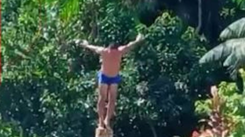 Vídeo flagra instante em que lancha acerta homem após mergulho em rio