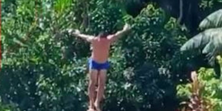 Vídeo flagra instante em que lancha acerta homem após mergulho em rio