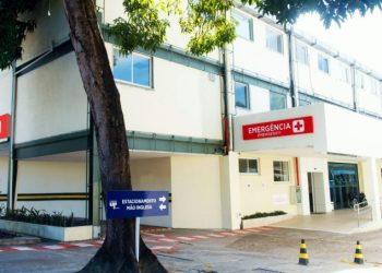 Hospital Check UP, em Manaus, deixa paciente vítima de AVC jogado na enfermaria