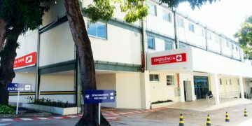 Hospital Check UP, em Manaus, deixa paciente vítima de AVC jogado na enfermaria