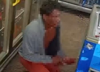 Vídeo forte: suspeit0 de furt0 em Manacapuru é agredid0 e jura: ‘sou homem de bem’