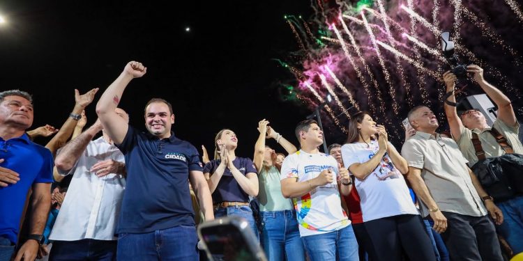 ‘Não vou me curvar à velha política’, diz Roberto Cidade ao reunir multidão na Zona Sul de Manaus