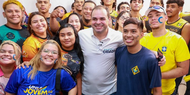Em reunião de pré-campanha com a juventude, Roberto Cidade ouve propostas para elaboração do Plano de Governo