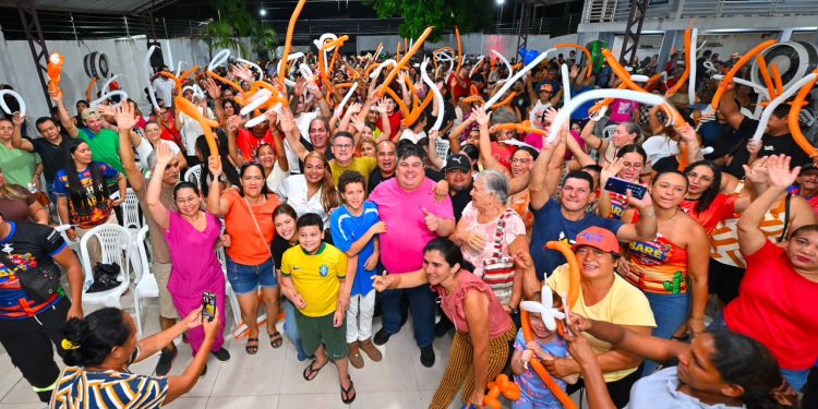 David Reis participa de encontro com lideranças e moradores do Colônia Santo Antônio, na Zona Norte de Manaus