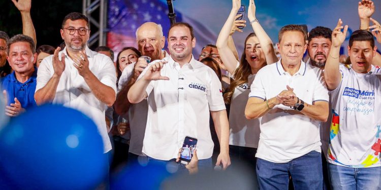 Auxílio Estadual de R$ 500 para mães e pais atípicos marca discurso de Roberto Cidade em grande encontro no Alvorada
