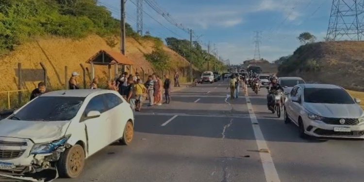 Agente de portaria m0rr3 em c0lisão trágica na avenida das Flores, na Zona Norte