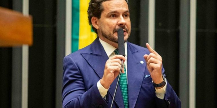 Segurança para o Amazonas: Capitão Alberto Neto cobra do Governo Federal fiscalização urgente em barragens do estado