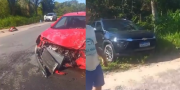 Carro e caminhonete se ch0cam na AM-010 e deixam um ferid0