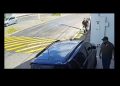 Vídeo mostra momento em que dono do carro chega e dá de cara com ladrã0 em Manaus