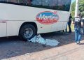 Casal m0rre perto do Café do Jesus ao entrar debaixo do ônibus com a moto