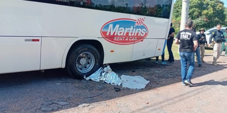 Casal m0rre perto do Café do Jesus ao entrar debaixo do ônibus com a moto