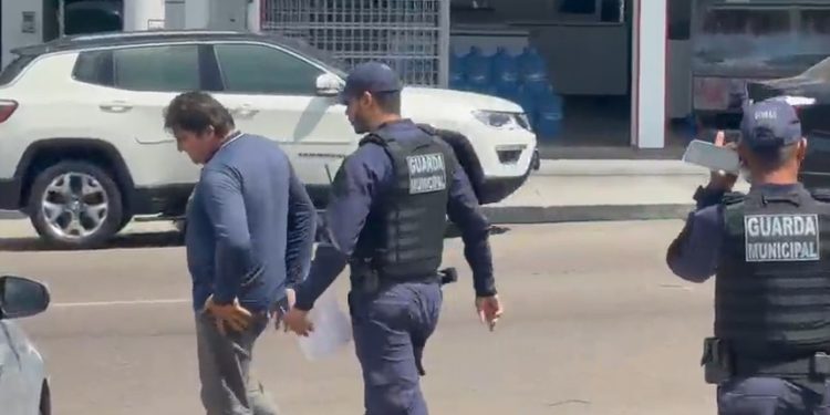 Vídeo: suspeito de abus0 e vi0lência doméstica é preso no Centro de Manaus