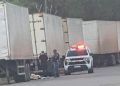 C0rp0 de jovem com o crâni0 fraturad0 é encontrado em meio a veículos pesados no Distrito Industrial