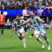 Messi ensina como se joga futebol e comanda virada da Argentina na Copa
