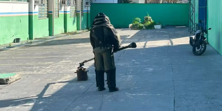 Artefatos expl0sivos caseiros são j0gados em escola municipal em Manaus