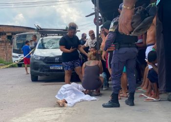 Motoqueiro m0rre em colisã0 com carro na Z0na Leste de Manaus