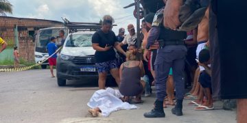 Motoqueiro m0rre em colisã0 com carro na Z0na Leste de Manaus