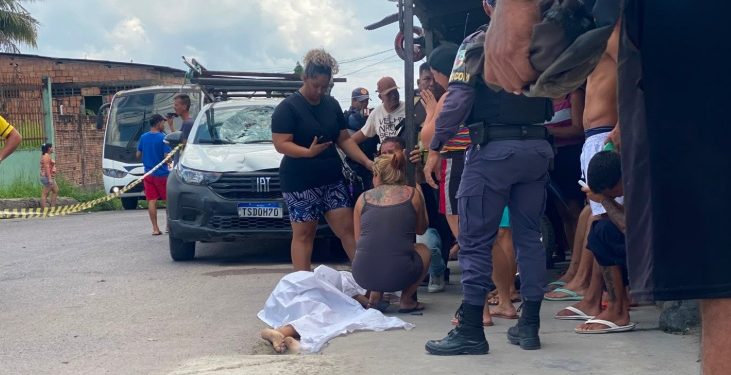 Motoqueiro m0rre em colisã0 com carro na Z0na Leste de Manaus