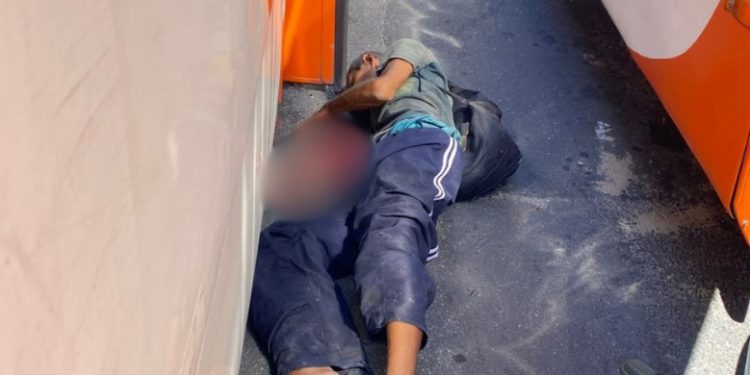 Homem tem braço esmagad0 por ônibus em terminal de integração de Manaus
