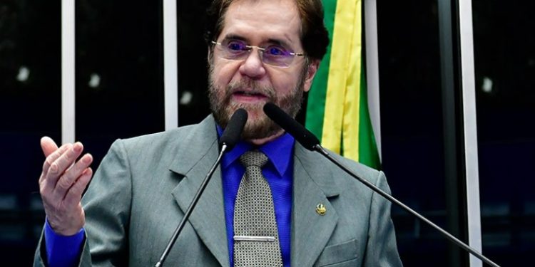 Com R$ 1,6 bi em emendas, Plínio Valério excluiu a Zona Franca de Manaus e ignora 100 mil trabalhadores