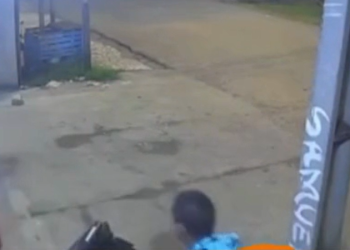 Vídeo mostra homem no AM tentando atr0pelar a ex e agr3dindo morador que tentou intervir; veja
