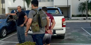 Trio é pr3s0 em condomínio de luxo na Ponta Negra com cerca de 800 kg de c0caín@ e mac0nh@