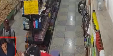 Vídeo: Dupla arm@da r0uba mais de R$ 40 mil de comércio em Maués