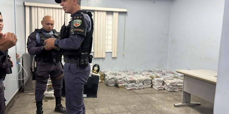PM apr33nde carga de 774 tabletes de mac0nha na Zona Norte de Manaus
