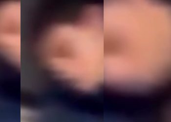 Veja vídeo de casal “coisando” dentro do micro-ônibus executivo em Manaus