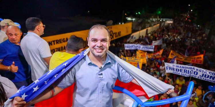 Em Novo Airão, Roberto Cidade anuncia aumento do Auxílio Estadual para R$ 250 já a partir de 2027