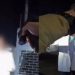 Vídeo: Homem b4te na mulher, tenta enfrentar policiais e acaba derrubado com Taser