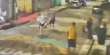 R1ixa antiga termina em m0rte a f@cadas na frente de bar na Zona Leste de Manaus