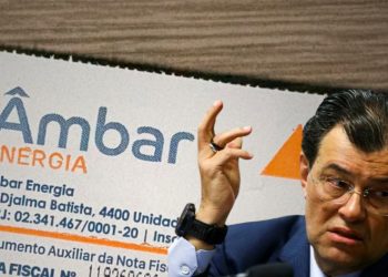 Eduardo Braga, ex-ministro de Minas e Energia e atual senador, é cobrado por silêncio após disparada nas contas de energia